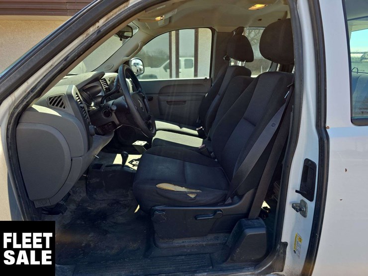 2010-chevrolet-silverado-2500hd-image-18