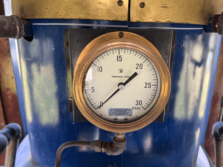 frick-steam-locomotive-with-track-image-130