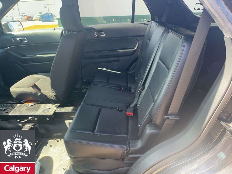 2019-ford-explorer-image-19