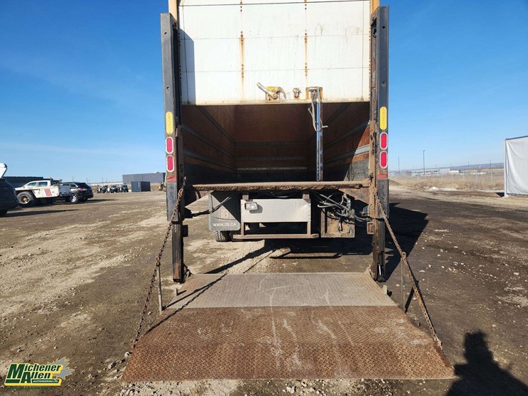 2011-peterbilt-337-image-21