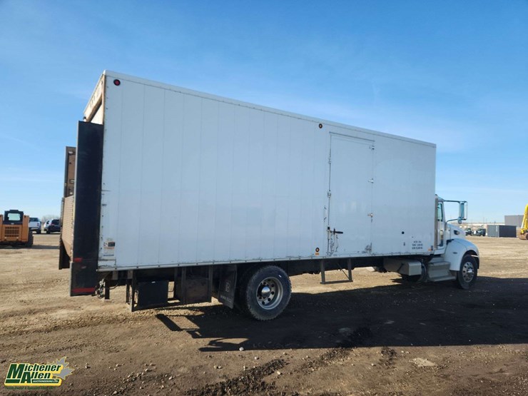 2011-peterbilt-337-image-5