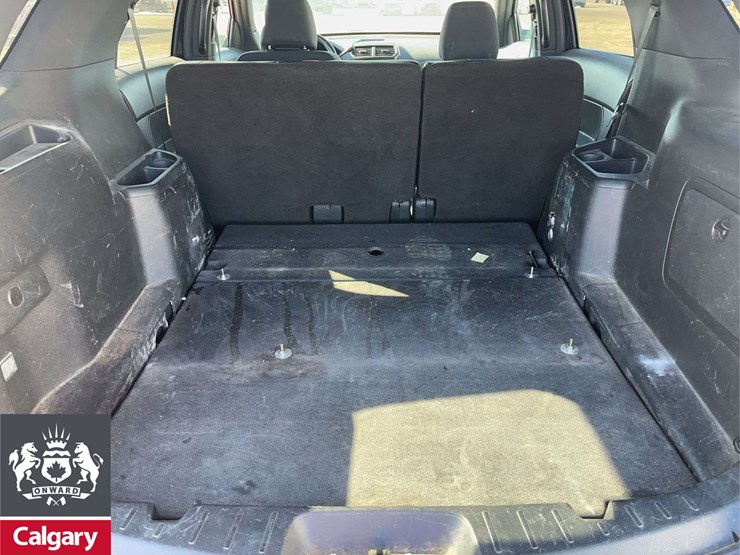 2019-ford-explorer-image-19