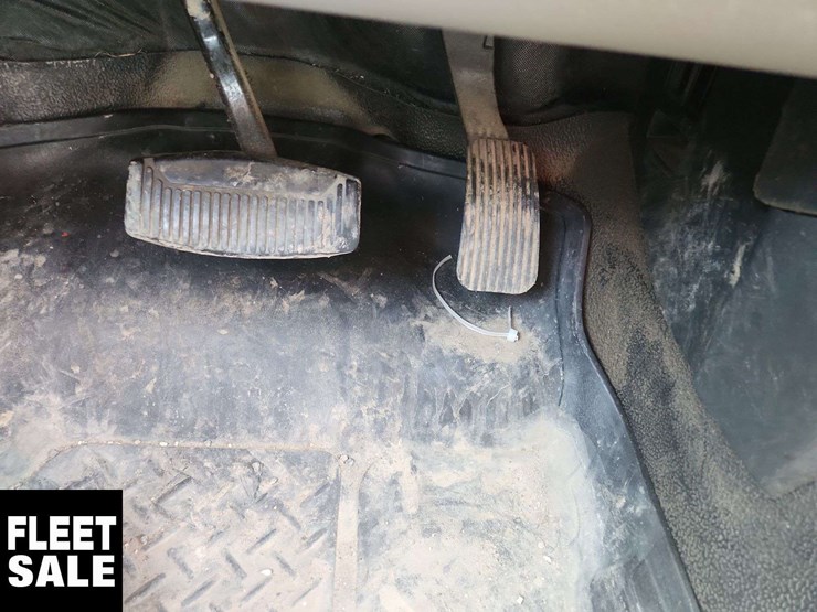 2022-ford-f350-image-23