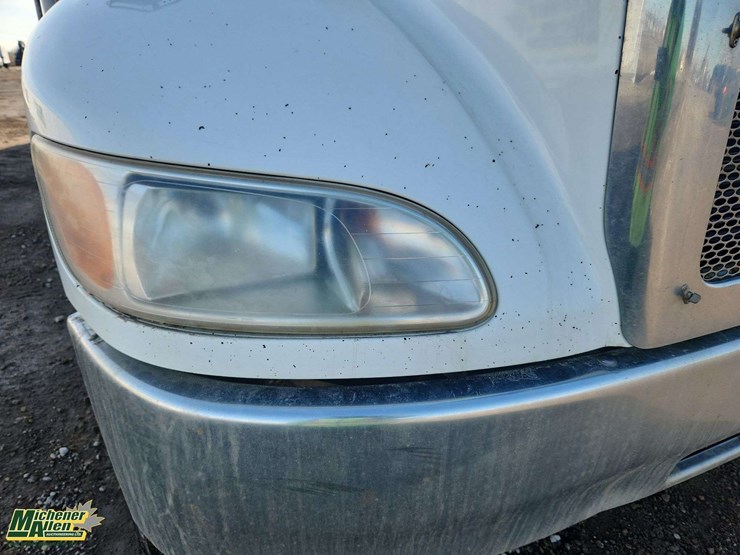 2011-peterbilt-337-image-36