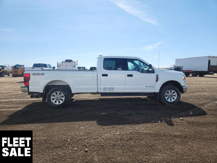 2022-ford-f350-image-8