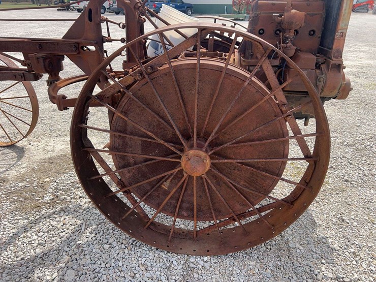 moline-universal-image-19