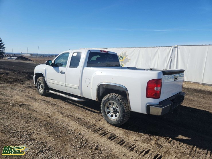2010-chevrolet-silverado-1500-image-2