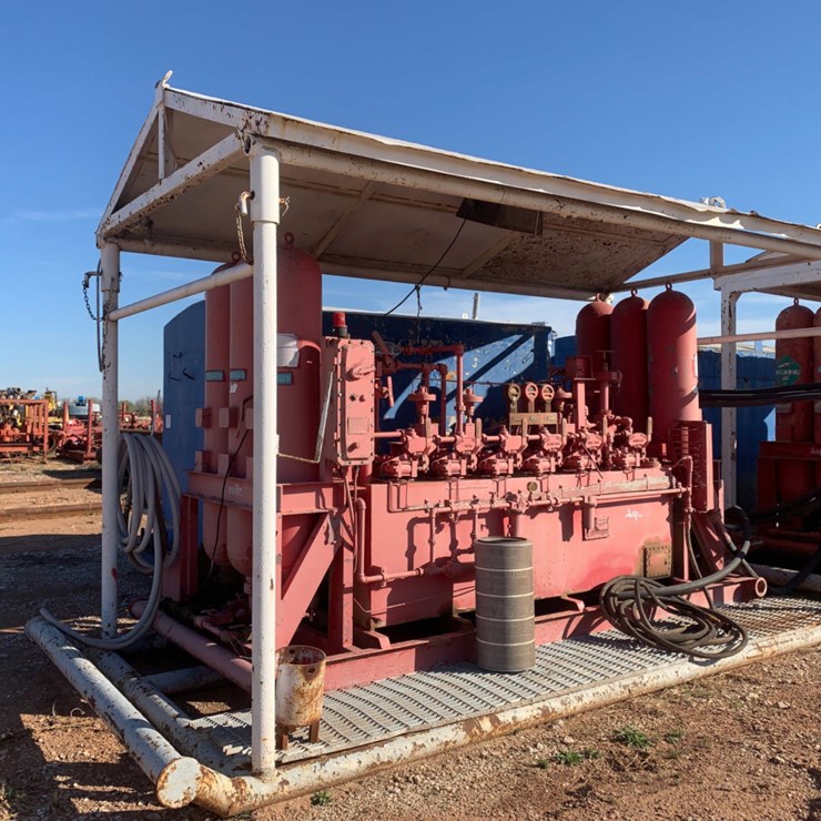 15’ L x 8’ W x 11’ T Skidded BOP Closing Unit