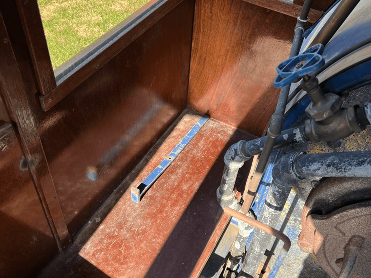 frick-steam-locomotive-with-track-image-134