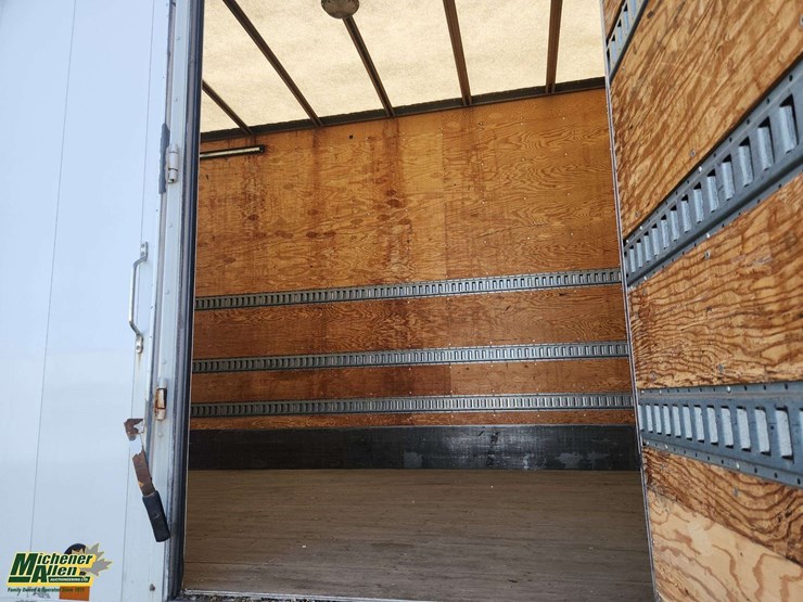 2011-peterbilt-337-image-19