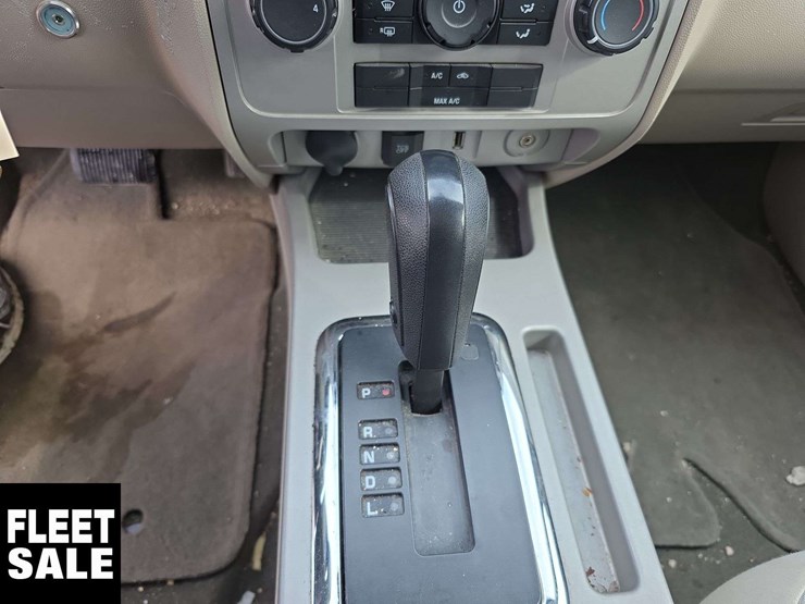 2011-ford-escape-image-22