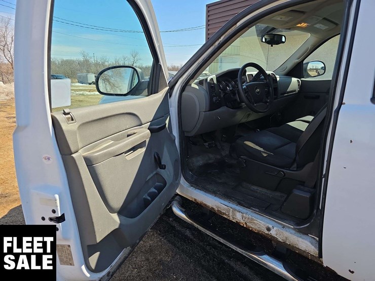 2010-chevrolet-silverado-2500hd-image-17