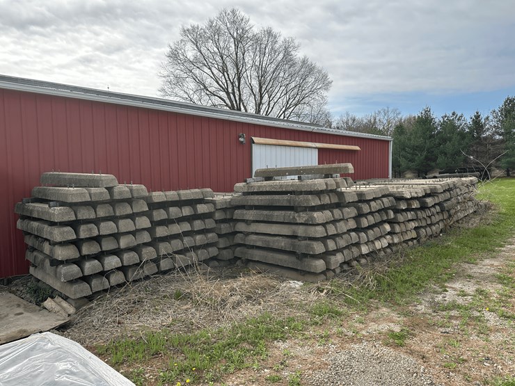 frick-steam-locomotive-with-track-image-257