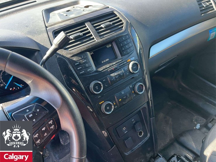 2018-ford-explorer-image-17