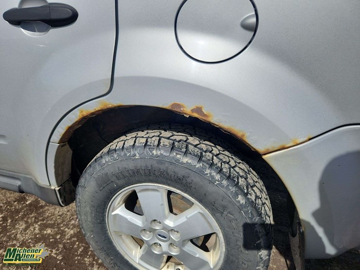 2008-ford-escape-image-35