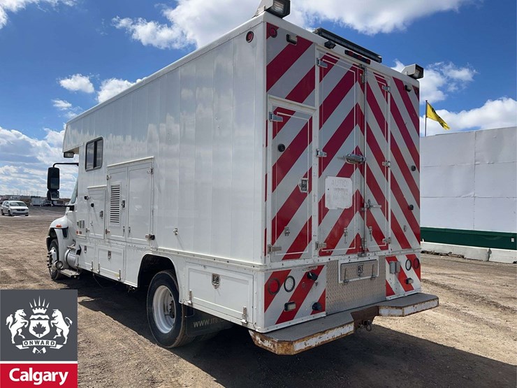 2012-international-durastar-4300-image-3