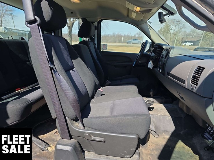 2010-chevrolet-silverado-2500hd-image-30