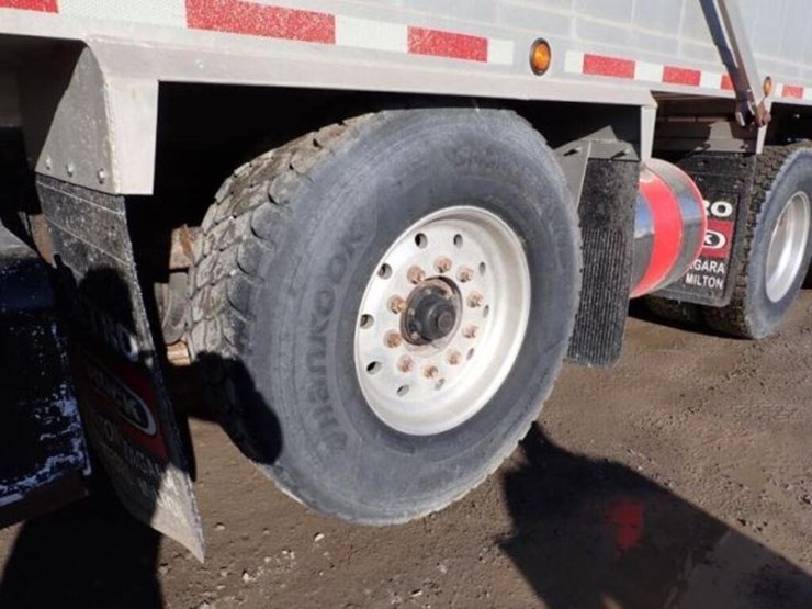 2013-kenworth-t800-image-47