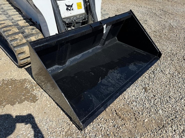 wildcat-74"-skid-steer-high-capacity-bucket-image-3