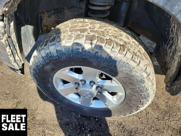 2013-dodge-3500-image-28