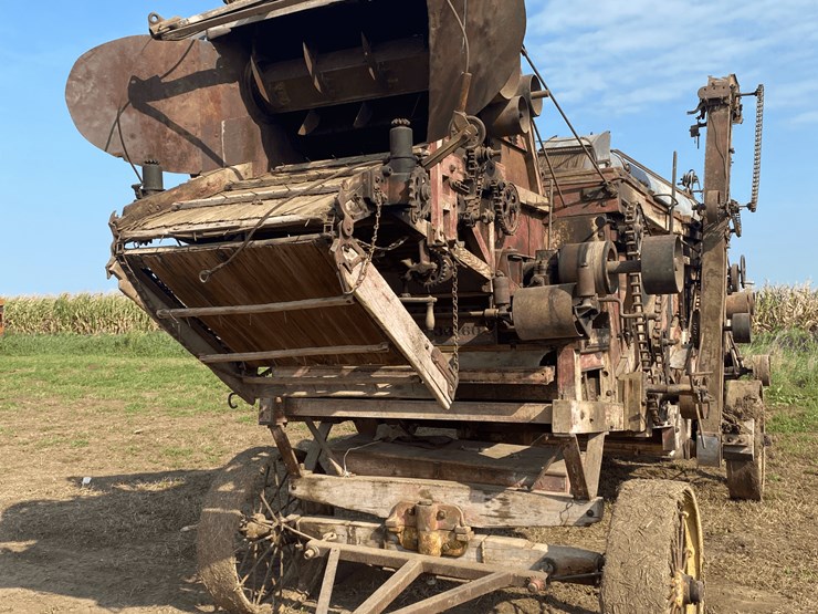 1911-russell-36-x-60-wood-threshing-machine-image-17