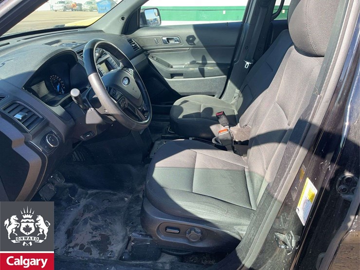 2019-ford-explorer-image-13