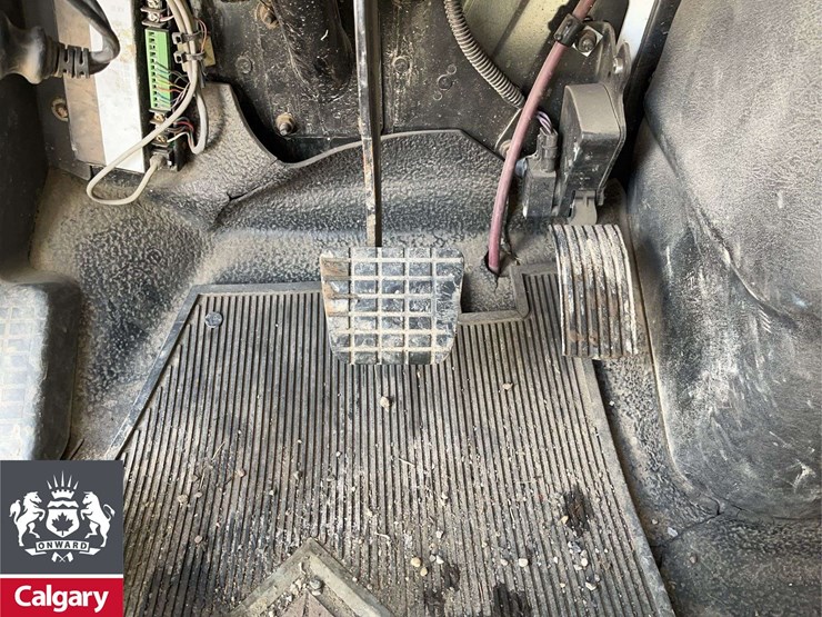 2012-international-durastar-4300-image-15