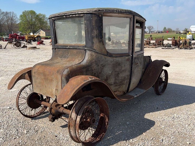 1916-milburn-electric-car-image-5