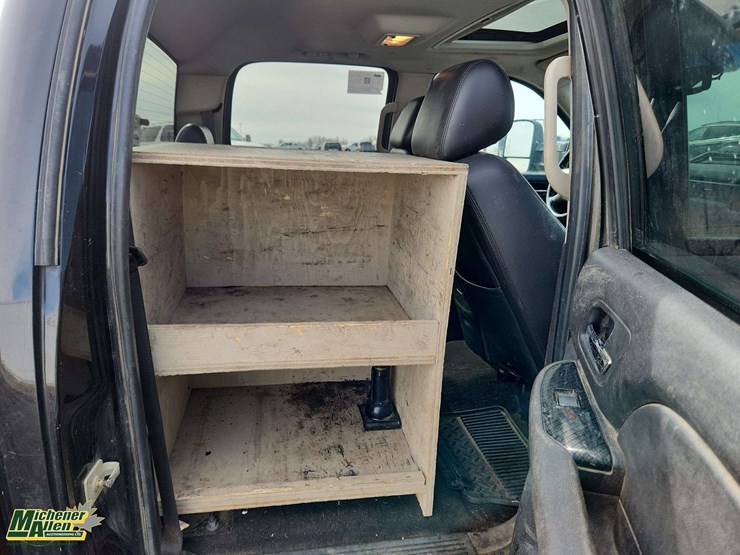 2010-gmc-sierra-2500hd-image-25