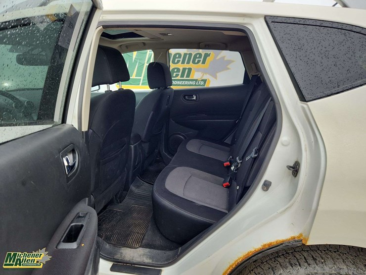 2013-nissan-rogue-image-15