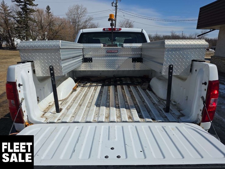 2010-chevrolet-silverado-2500hd-image-8