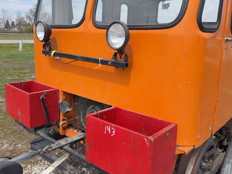 rail-car-image-11