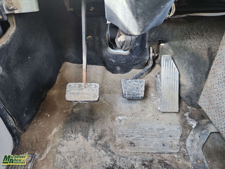 2001-mack-ch613-image-18