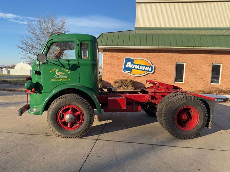 autocar-u70-truck-tractor-image-5