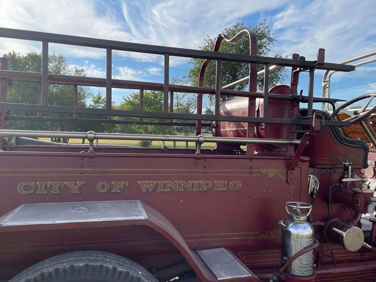 1917-american-la-france-firetruck-image-39