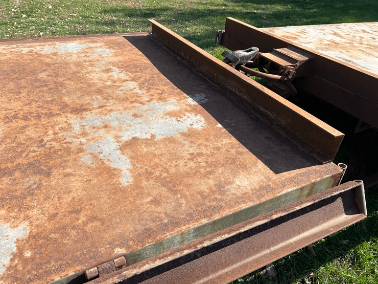 set-of-3-flat-cars-image-10