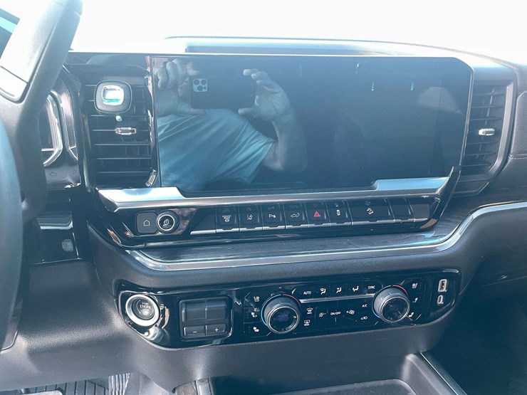 2024-chevrolet-silverado-2500-image-13