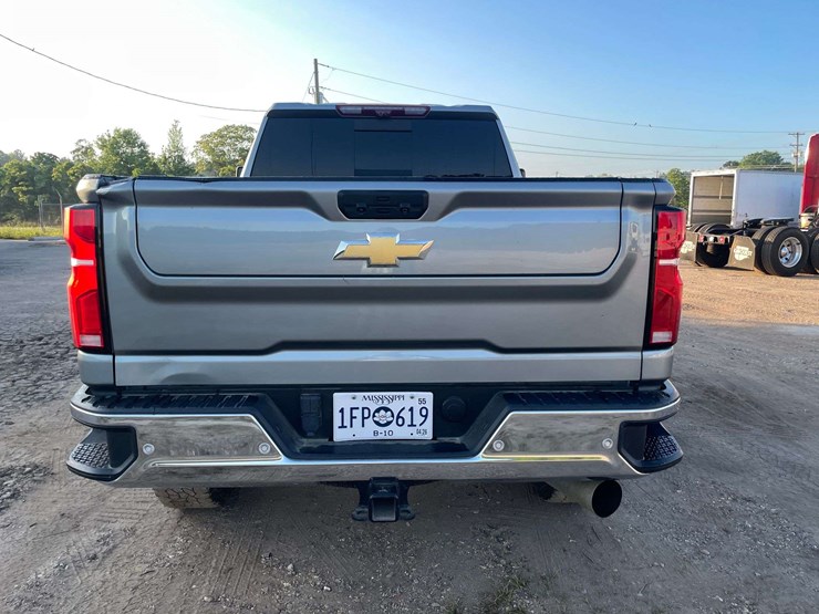 2024-chevrolet-silverado-2500-image-6