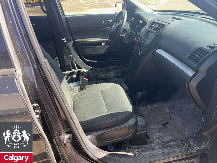 2019-ford-explorer-image-22