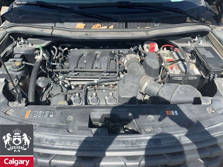 2019-ford-explorer-image-24