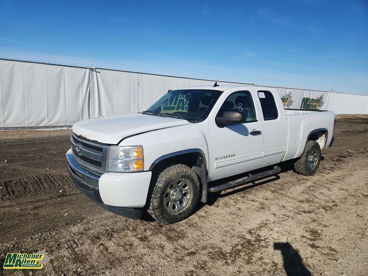 2010-chevrolet-silverado-1500-image-1