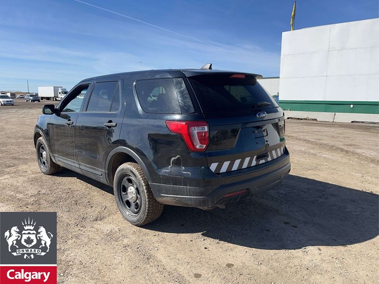 2018-ford-explorer-image-3