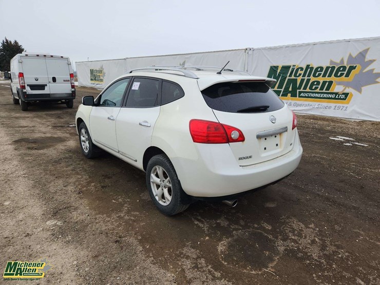 2013-nissan-rogue-image-3