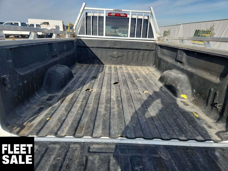 2019-chevrolet-silverado-3500hd-image-21