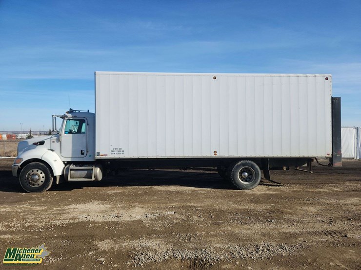 2011-peterbilt-337-image-2