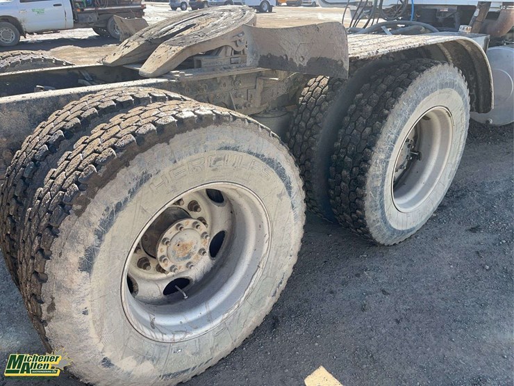 2010-international-prostar-image-11