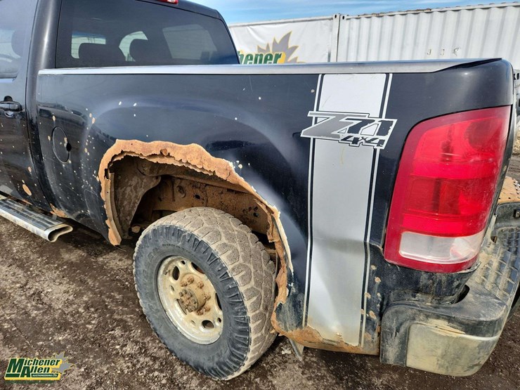 2010-gmc-sierra-2500hd-image-43