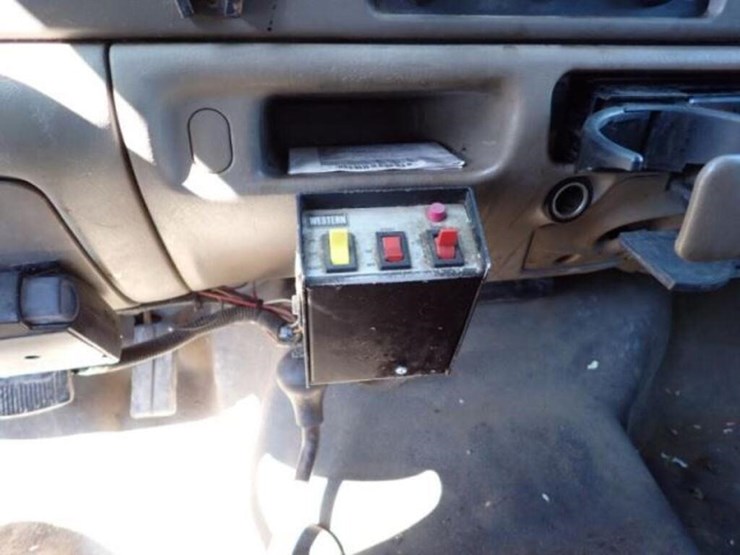 2003-ford-f550-xl-image-17