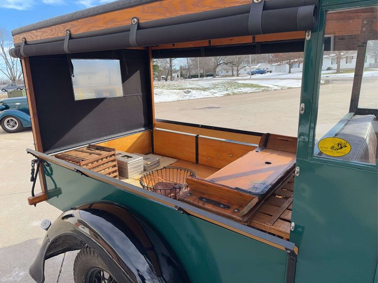 1934-international-c-1-canopy-express-image-45