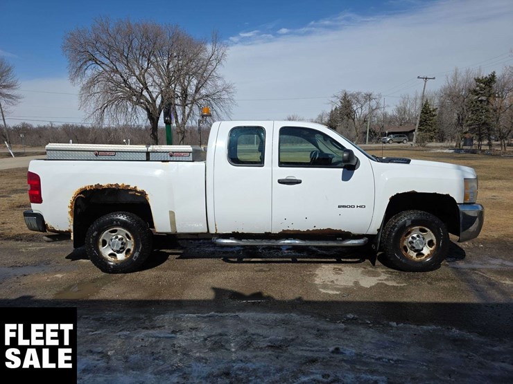 2010-chevrolet-silverado-2500hd-image-9